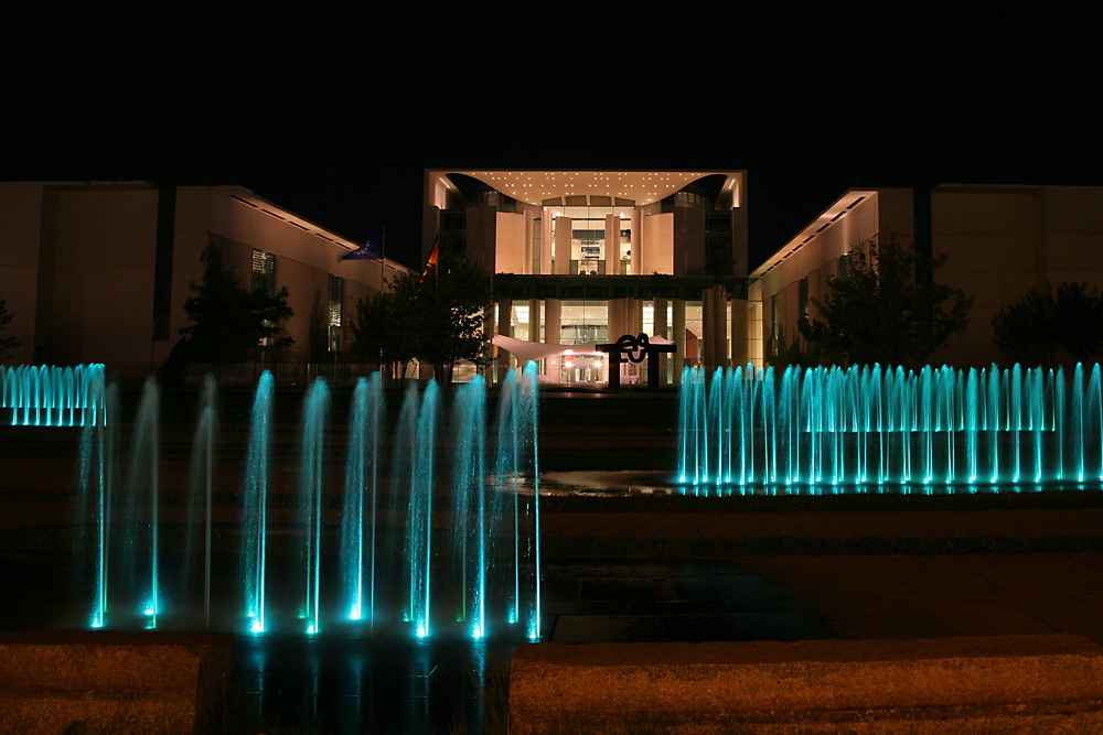 Bundeskanzleramt bei Nacht.jpg